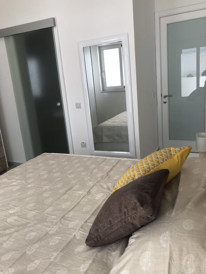 "Centre Point" Apartment San Ġiljan Buitenkant foto