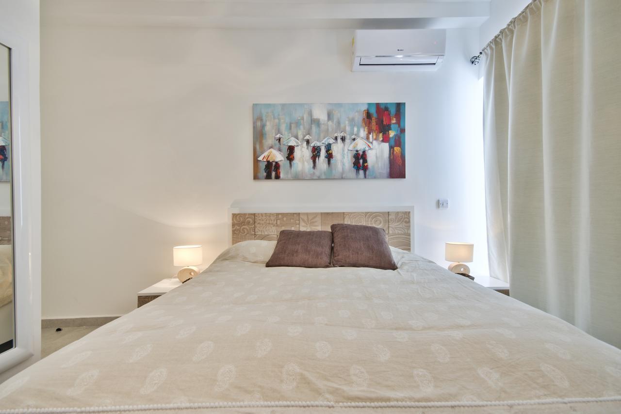 "Centre Point" Apartment San Ġiljan Buitenkant foto